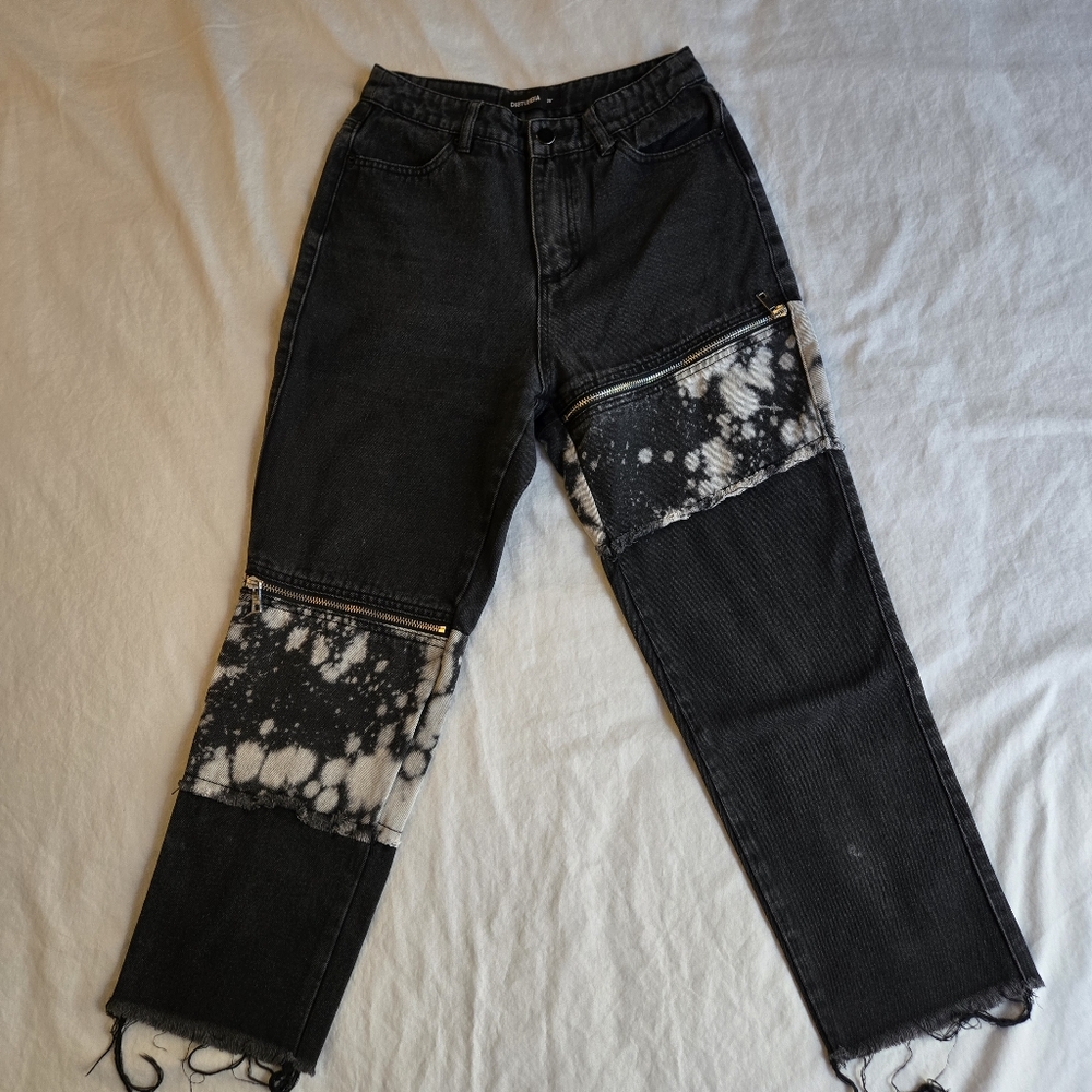Disturbia sz 26 Bleach Patchwork Zipper Detail Black Cropped Jeans y2k grunge